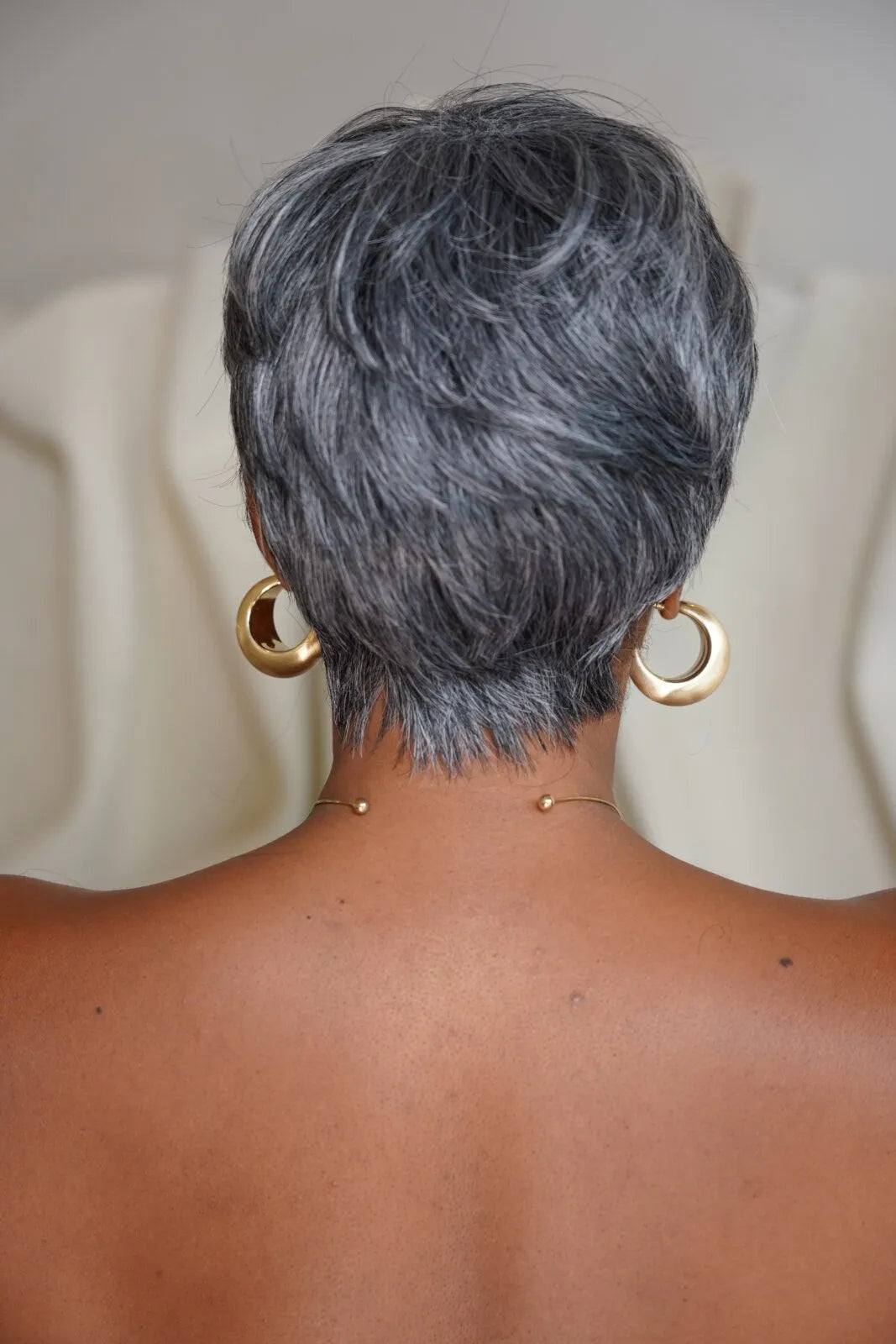 Wig Daniela cor 1001A - Grisalha