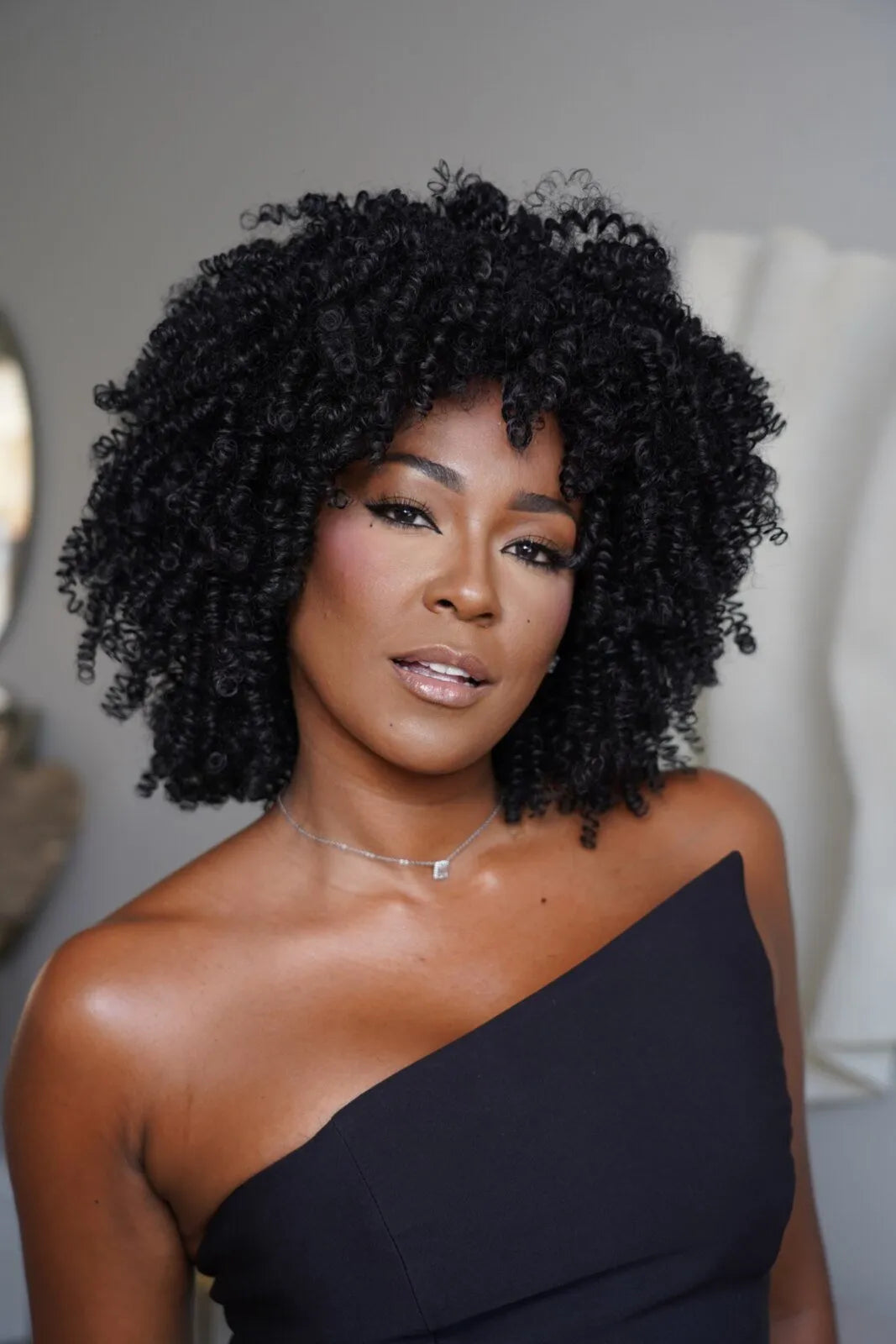 Wig Orgânica Thena cor 1b (Vênus)