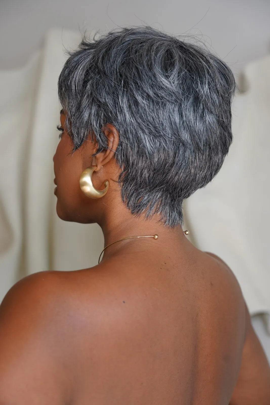 Wig Daniela cor 1001A - Grisalha